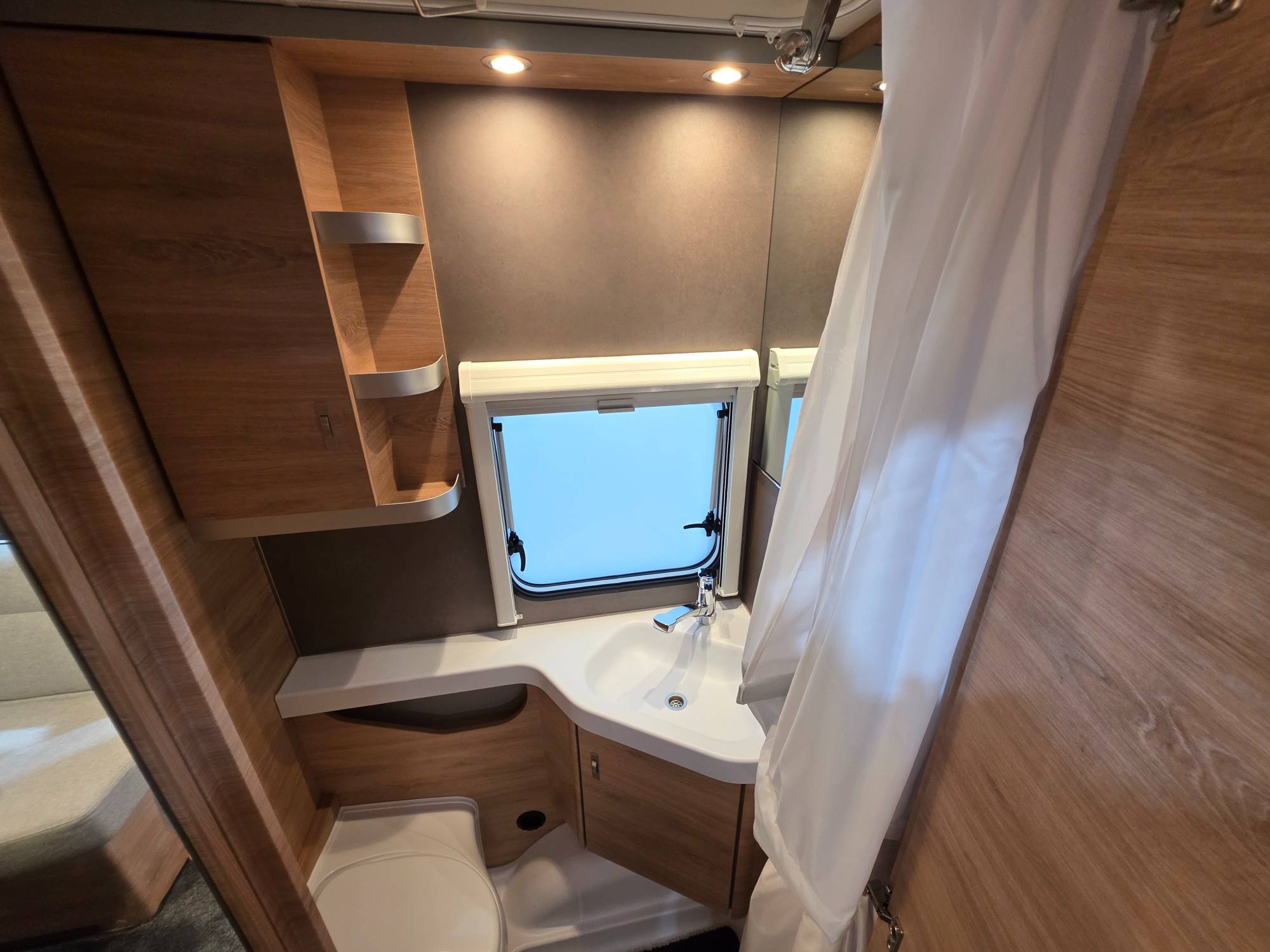 KNAUS SÜDWIND 500 EU BLACK SELECTION