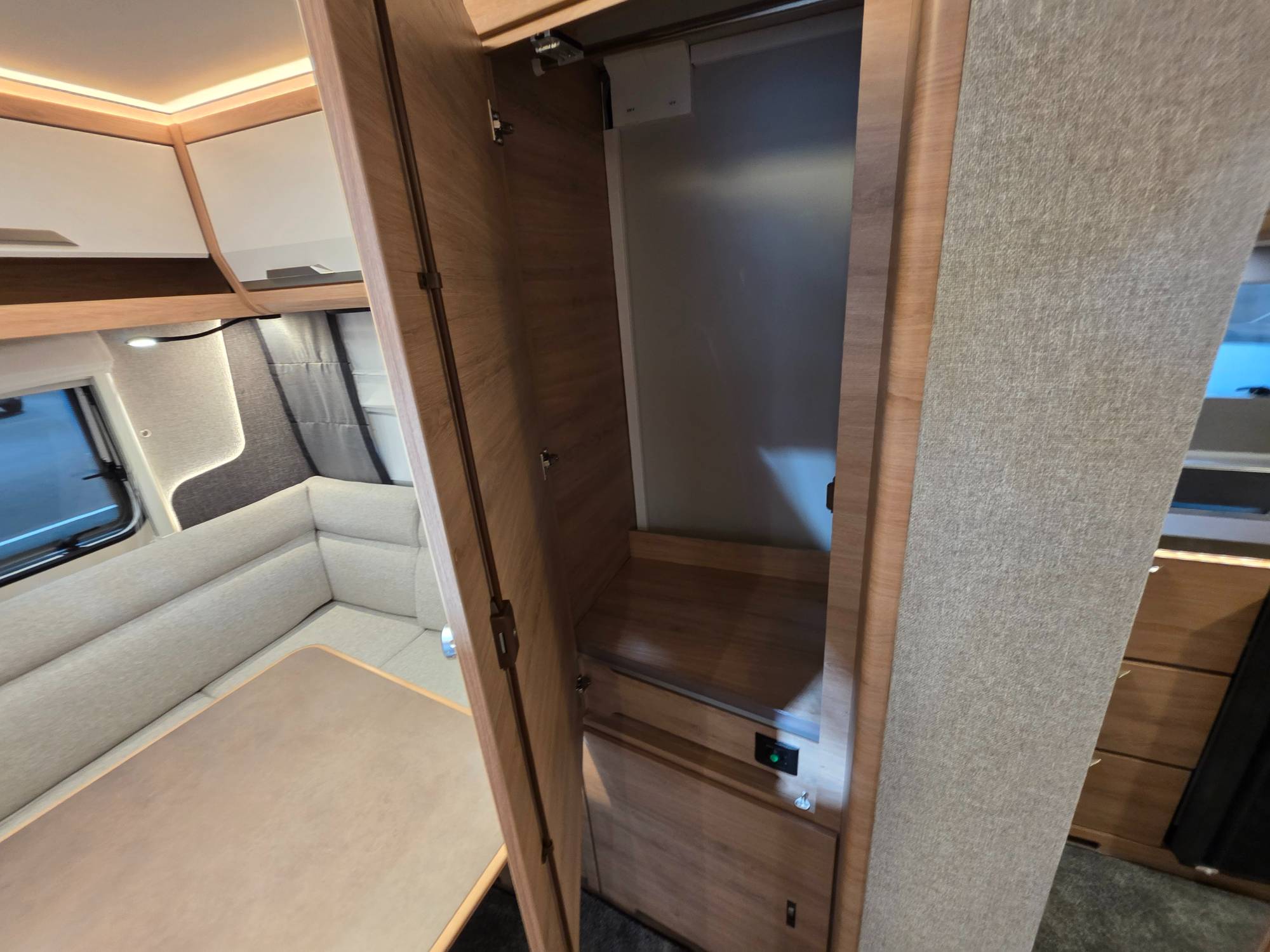KNAUS SÜDWIND 500 EU BLACK SELECTION