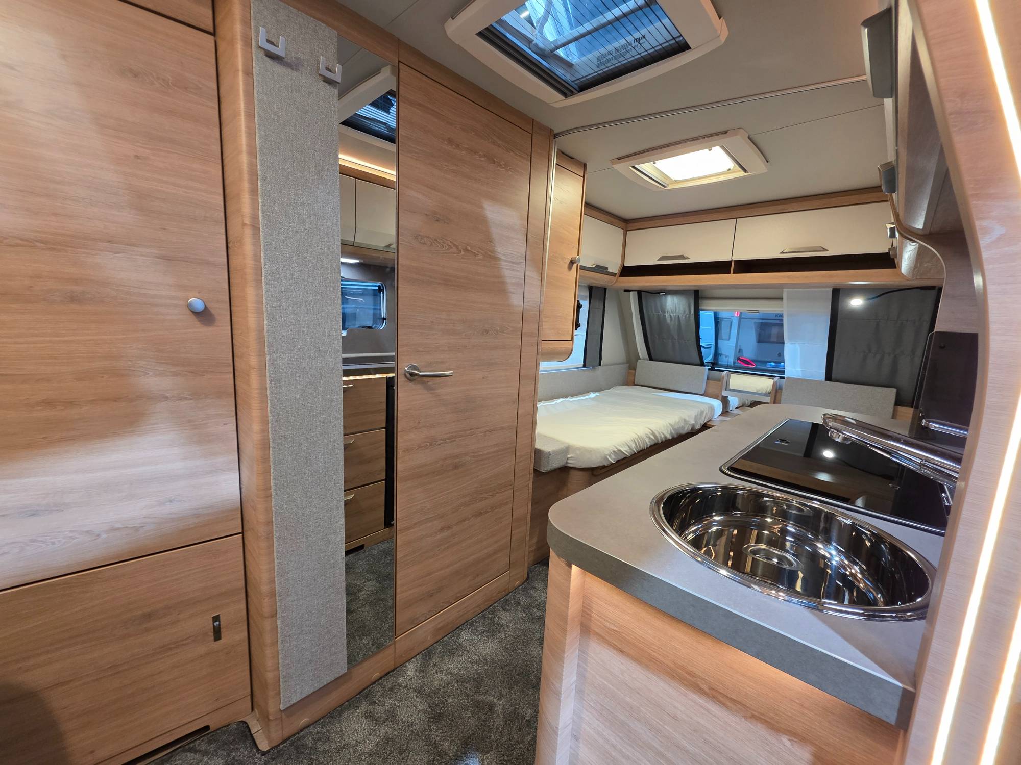 KNAUS SÜDWIND 500 EU BLACK SELECTION