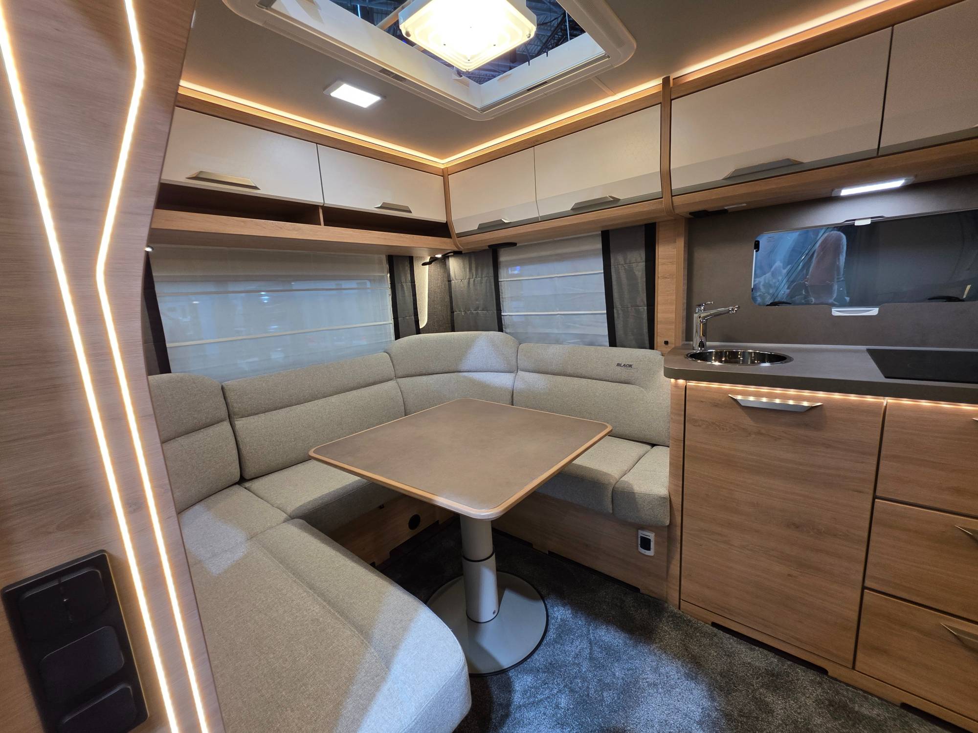 KNAUS SÜDWIND 500 FU BLACK SELECTION