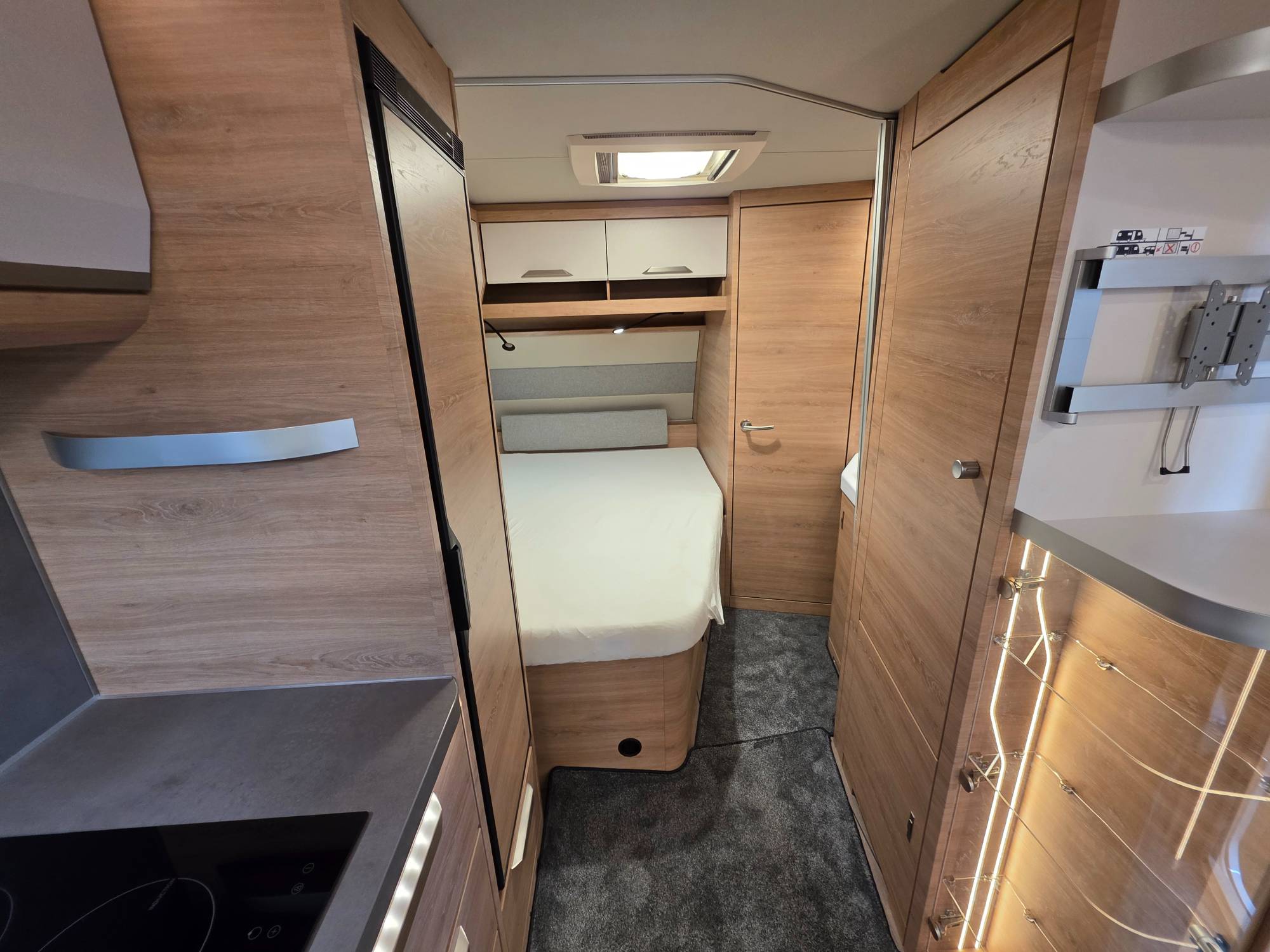 KNAUS SÜDWIND 500 FU BLACK SELECTION