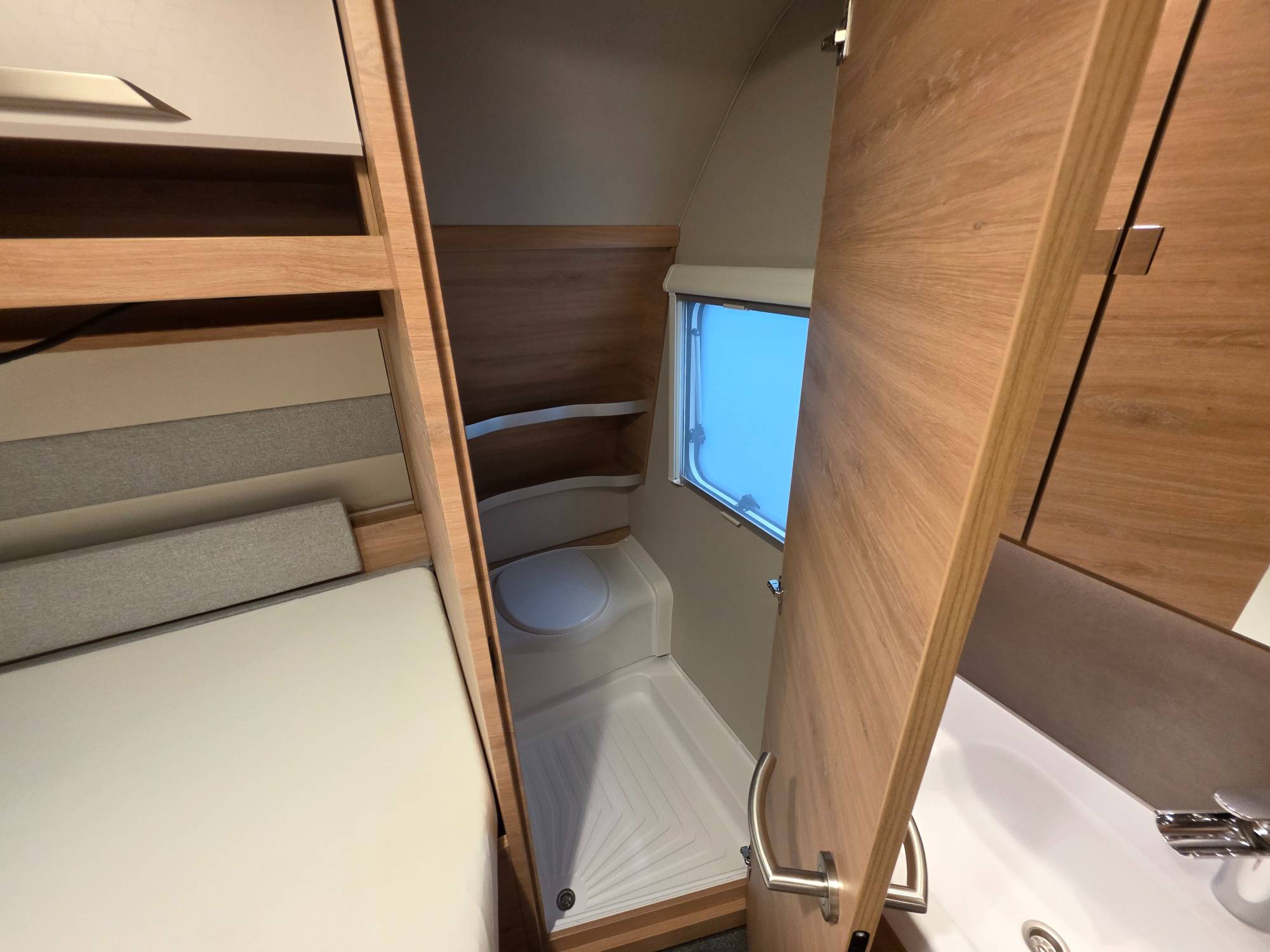 KNAUS SÜDWIND 500 FU BLACK SELECTION