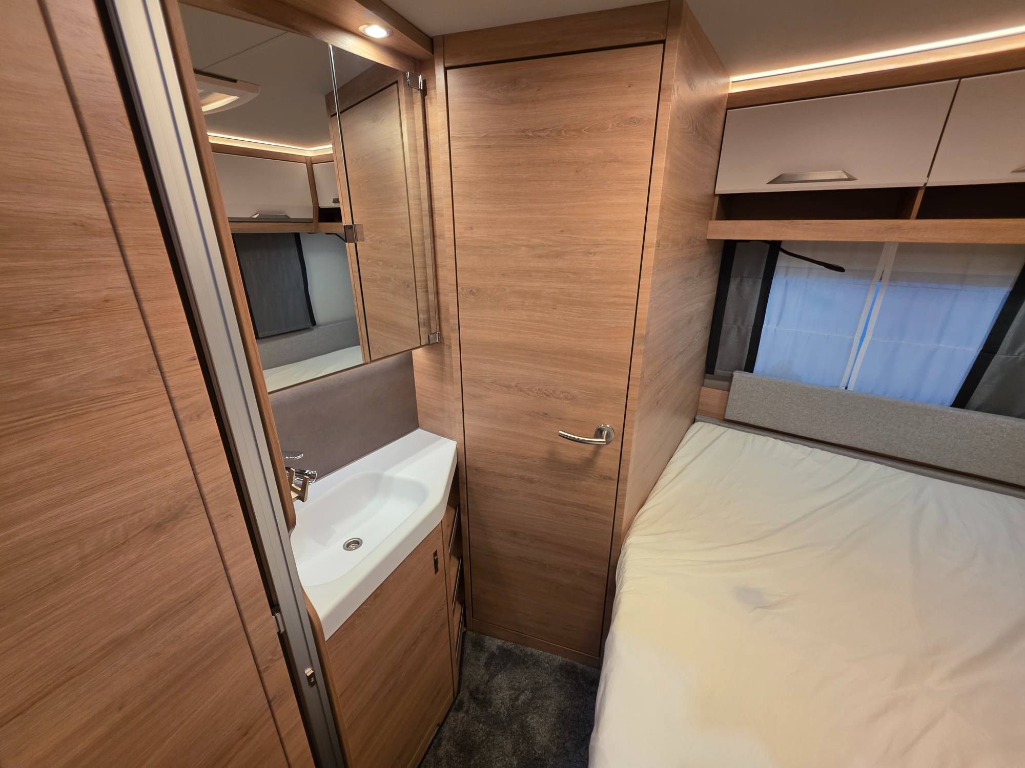 KNAUS SÜDWIND 500 PF BLACK SELECTION