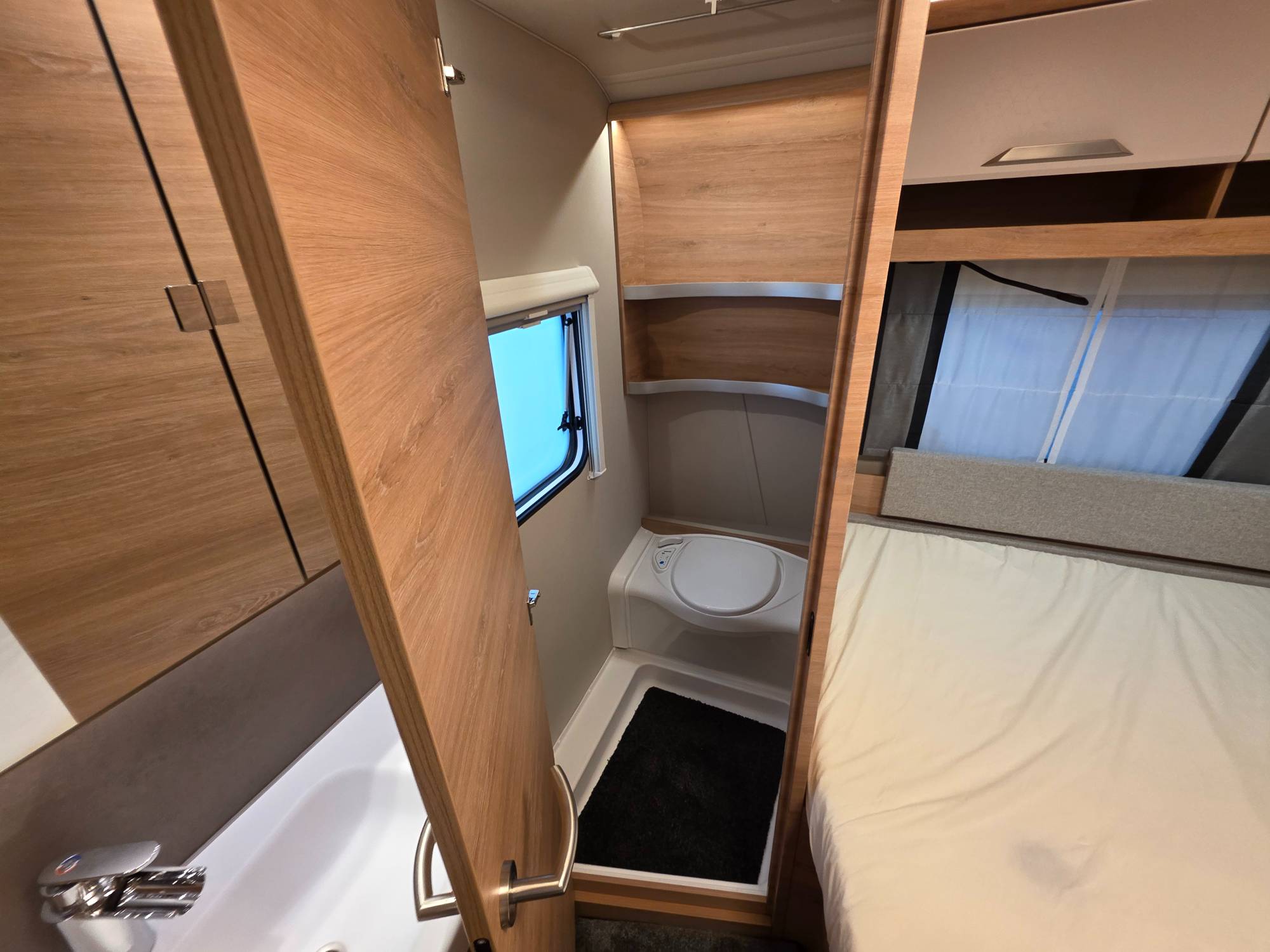 KNAUS SÜDWIND 500 PF BLACK SELECTION