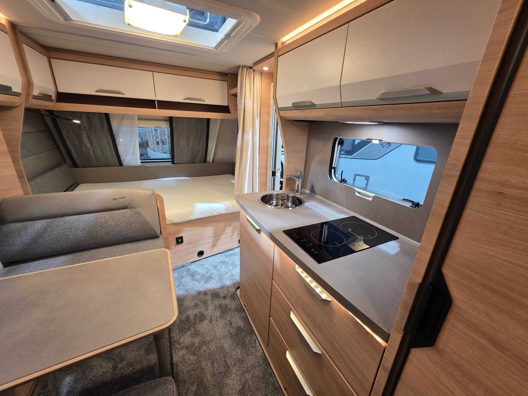 KNAUS SÜDWIND 500 QDK BLACK SELECTION