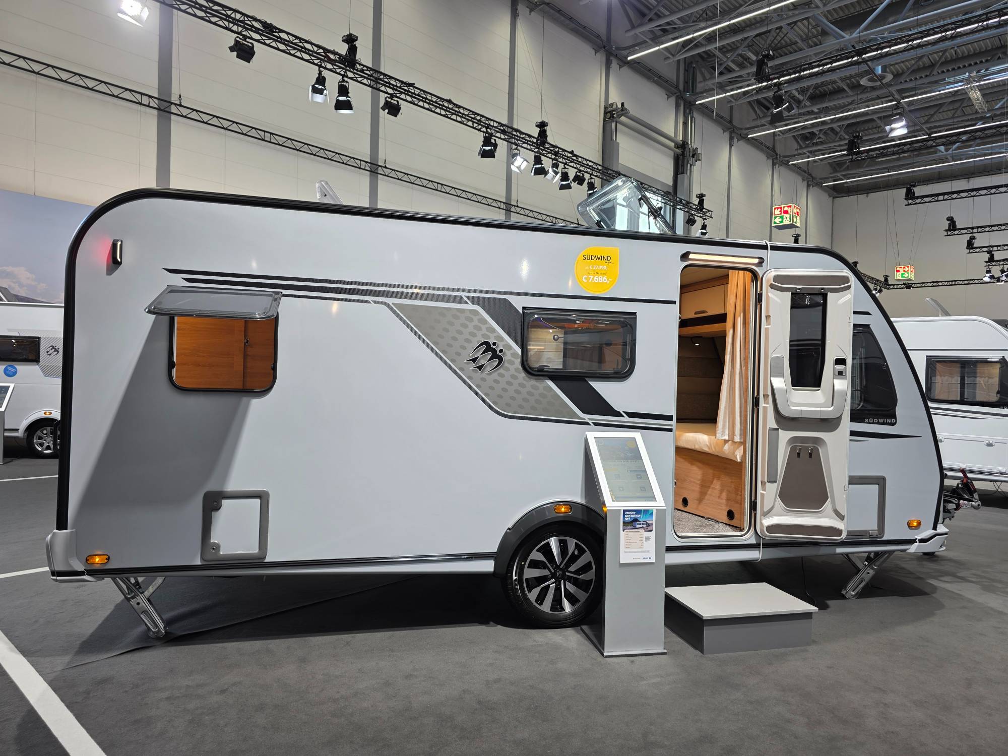 KNAUS SÜDWIND 500 QDK BLACK SELECTION
