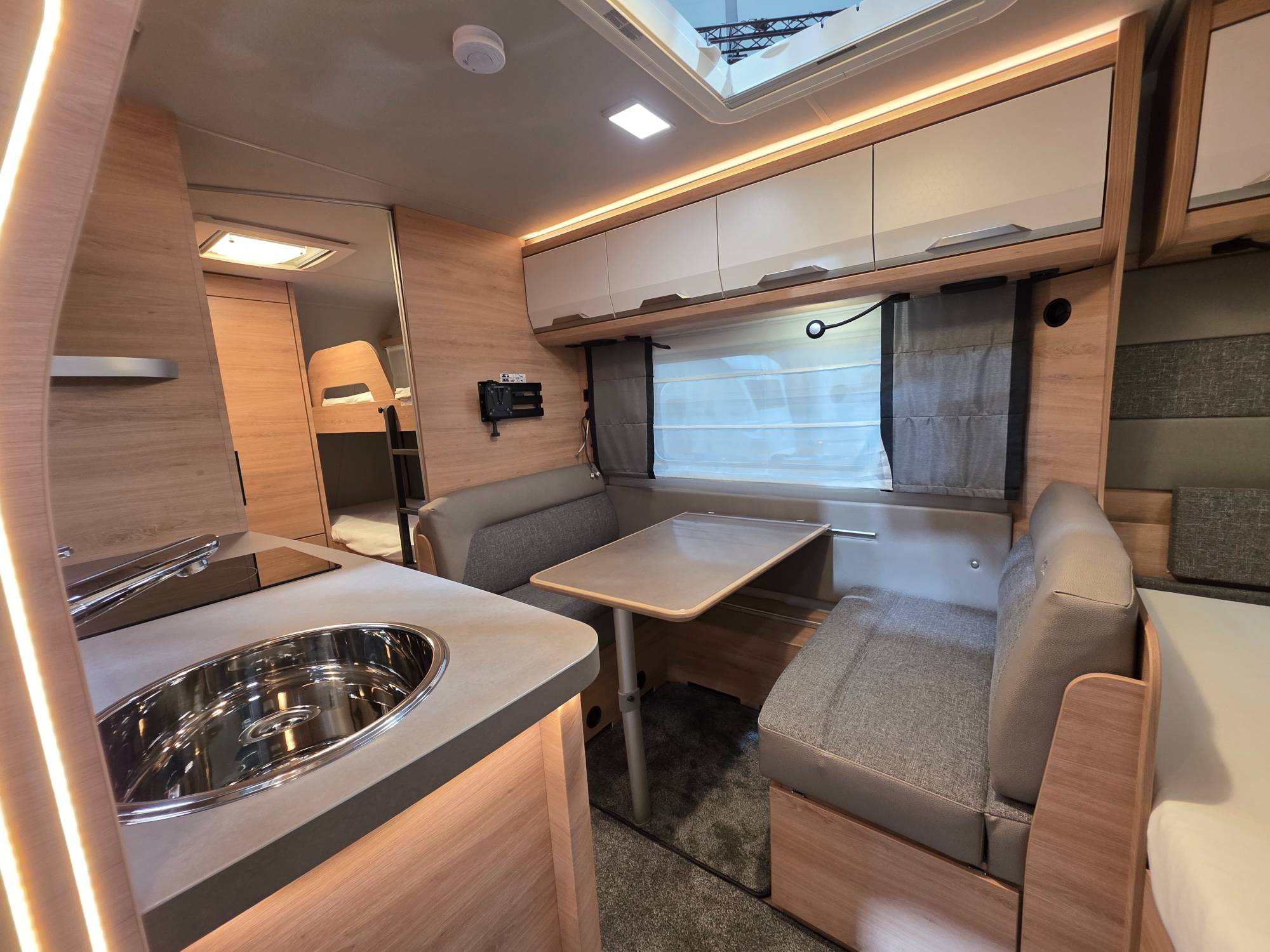 KNAUS SÜDWIND 500 QDK BLACK SELECTION