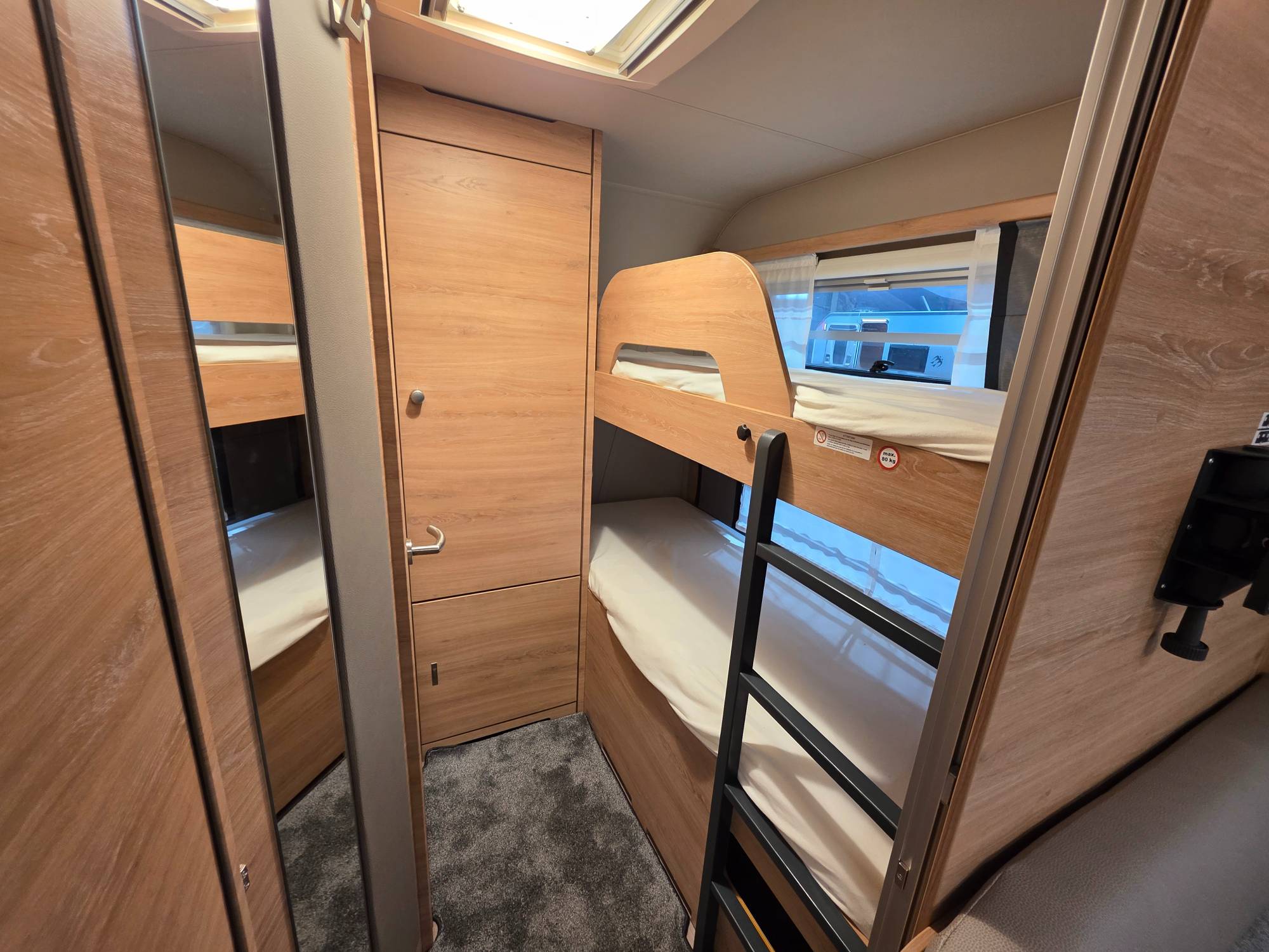 KNAUS SÜDWIND 500 QDK BLACK SELECTION
