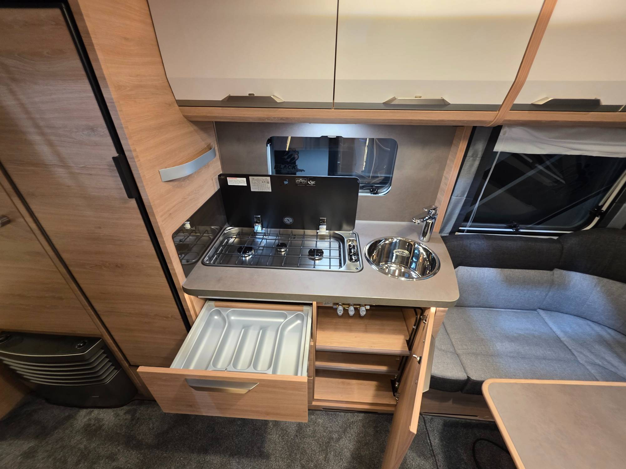 KNAUS SÜDWIND 540 UE BLACK SELECTION