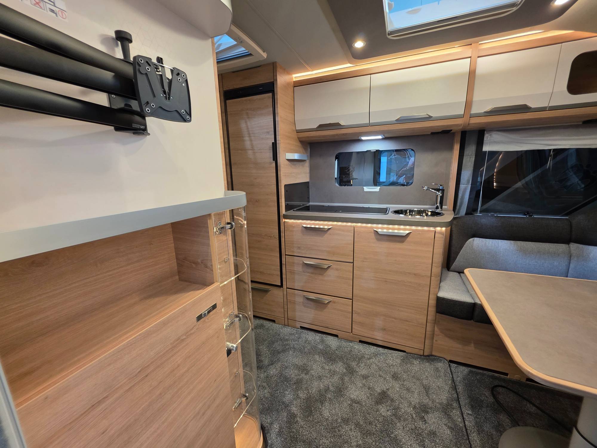KNAUS SÜDWIND 540 UE BLACK SELECTION