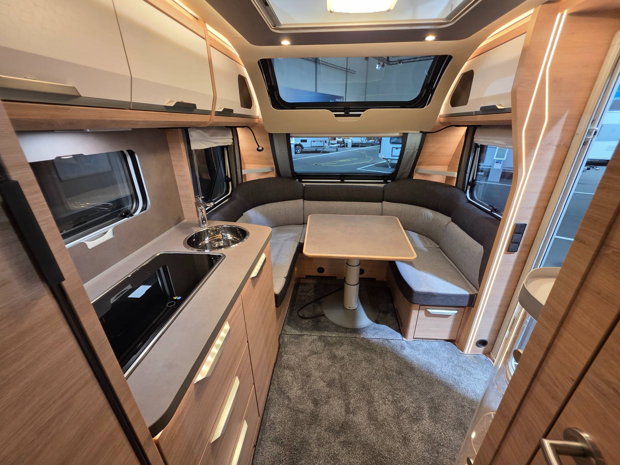 KNAUS SÜDWIND 540 UE BLACK SELECTION