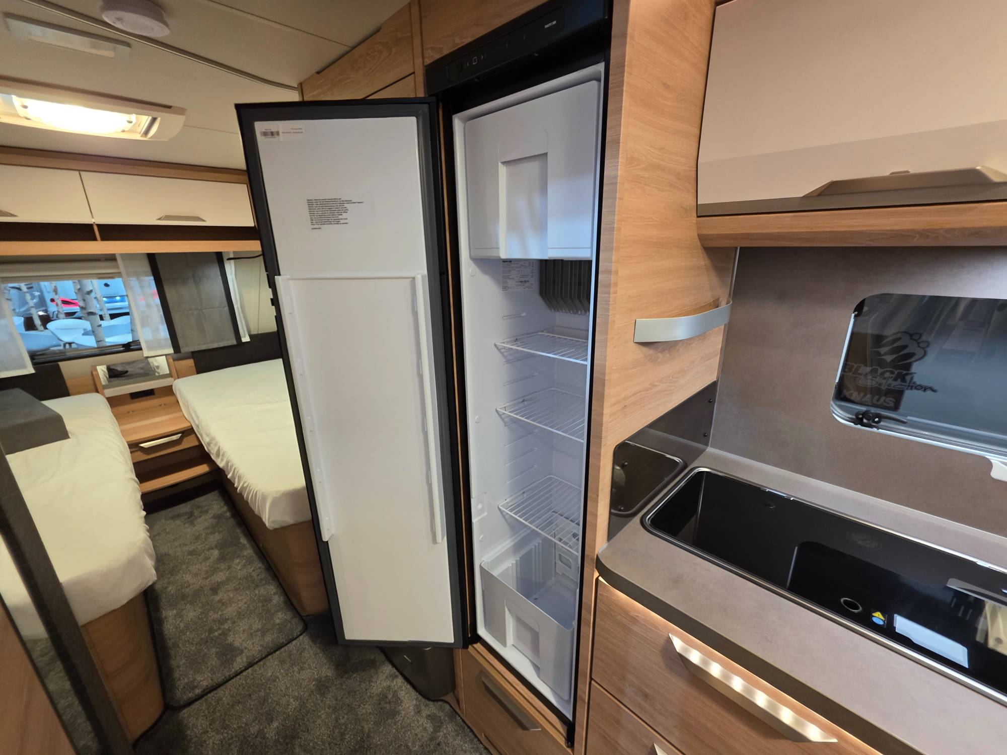 KNAUS SÜDWIND 540 UE BLACK SELECTION