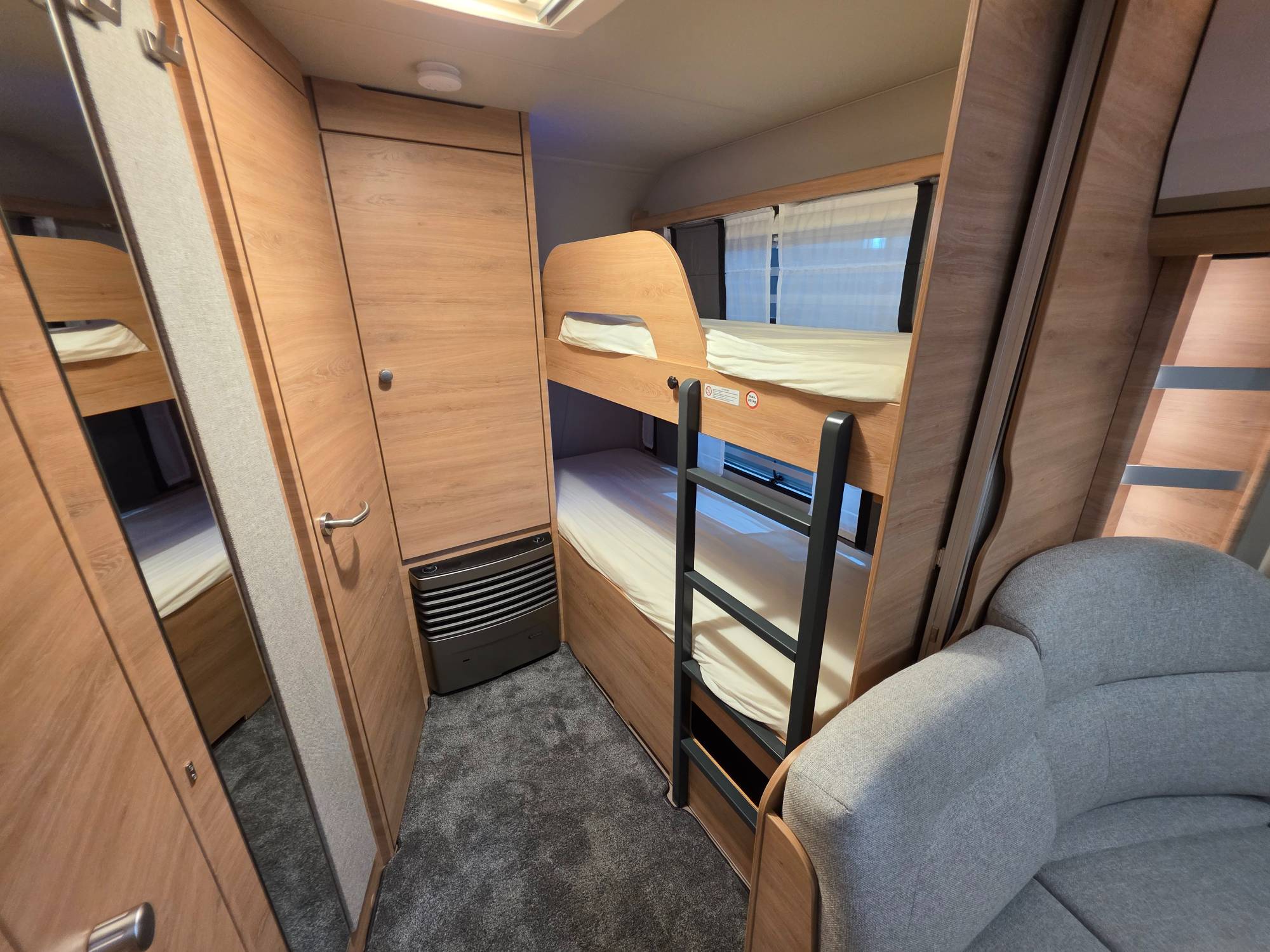 KNAUS SÜDWIND 580 QS BLACK SELECTION