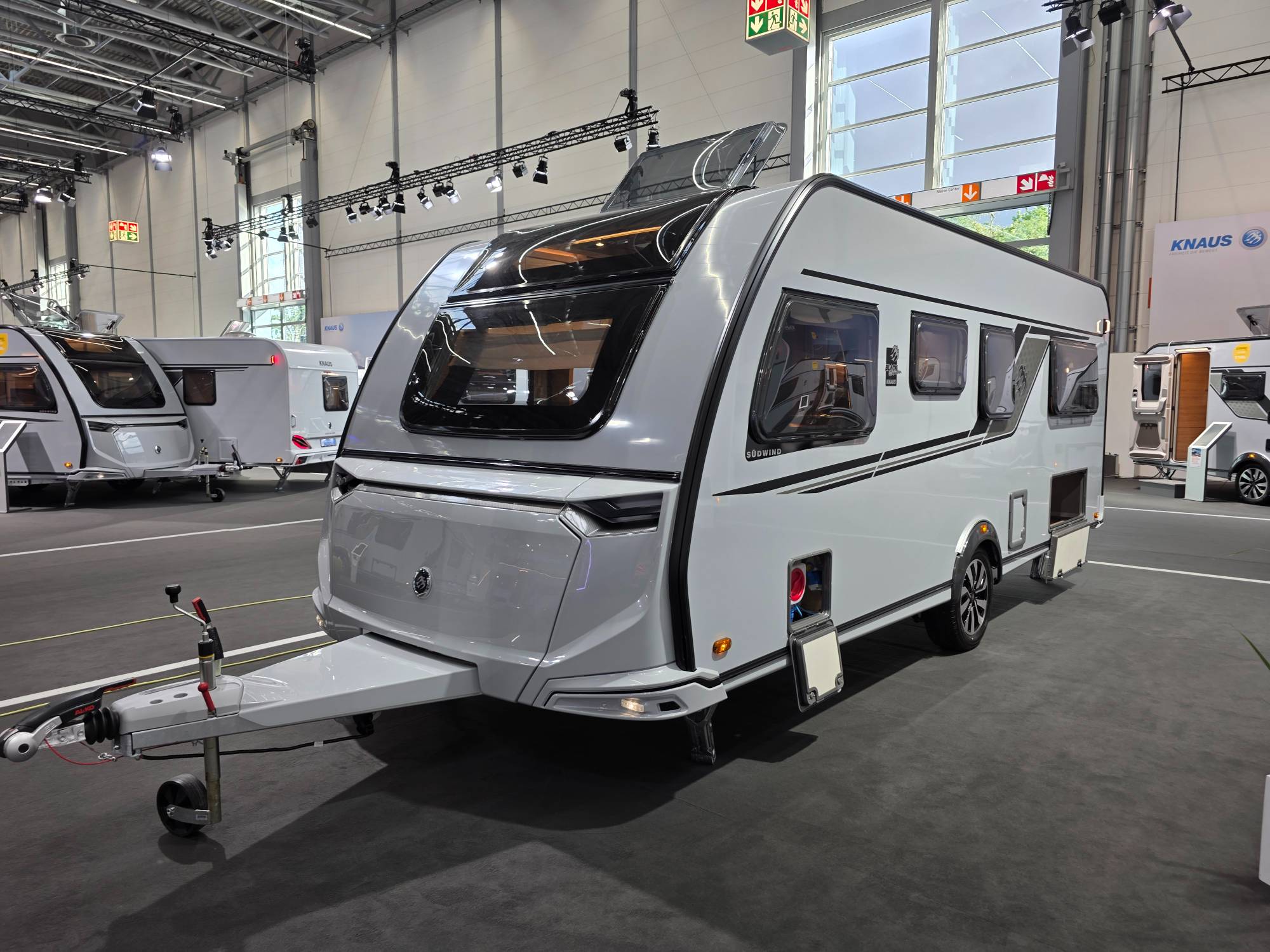 KNAUS SÜDWIND 580 UK BLACK SELECTION