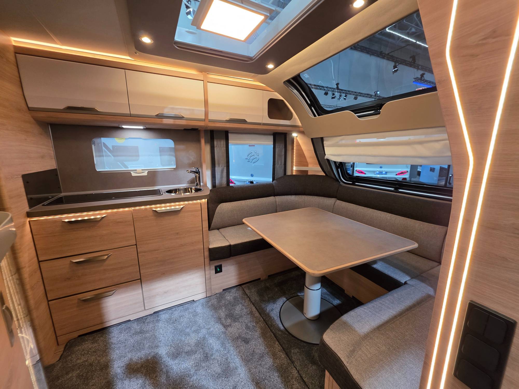 KNAUS SÜDWIND 580 UK BLACK SELECTION