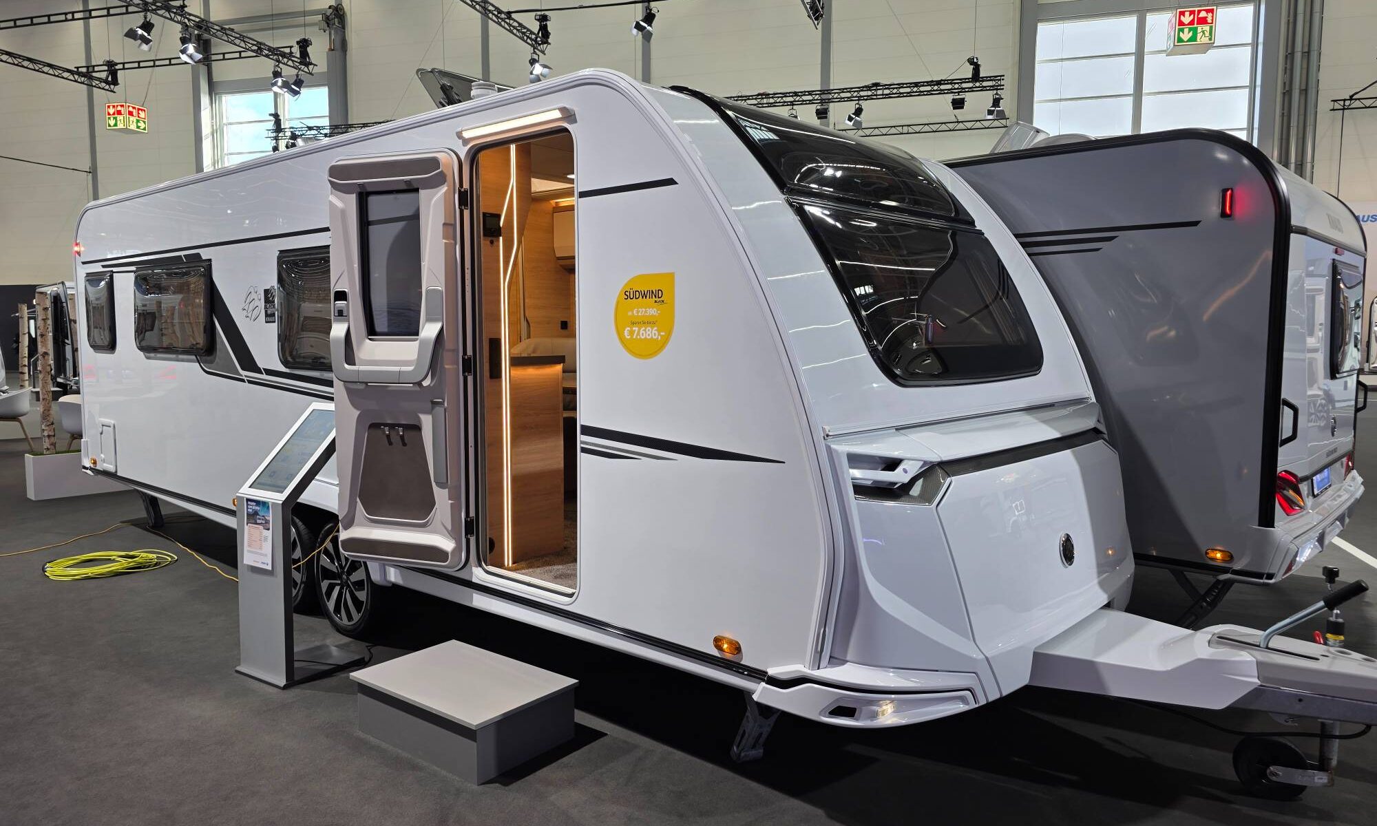 KNAUS SÜDWIND 650 PXB BLACK SELECTION