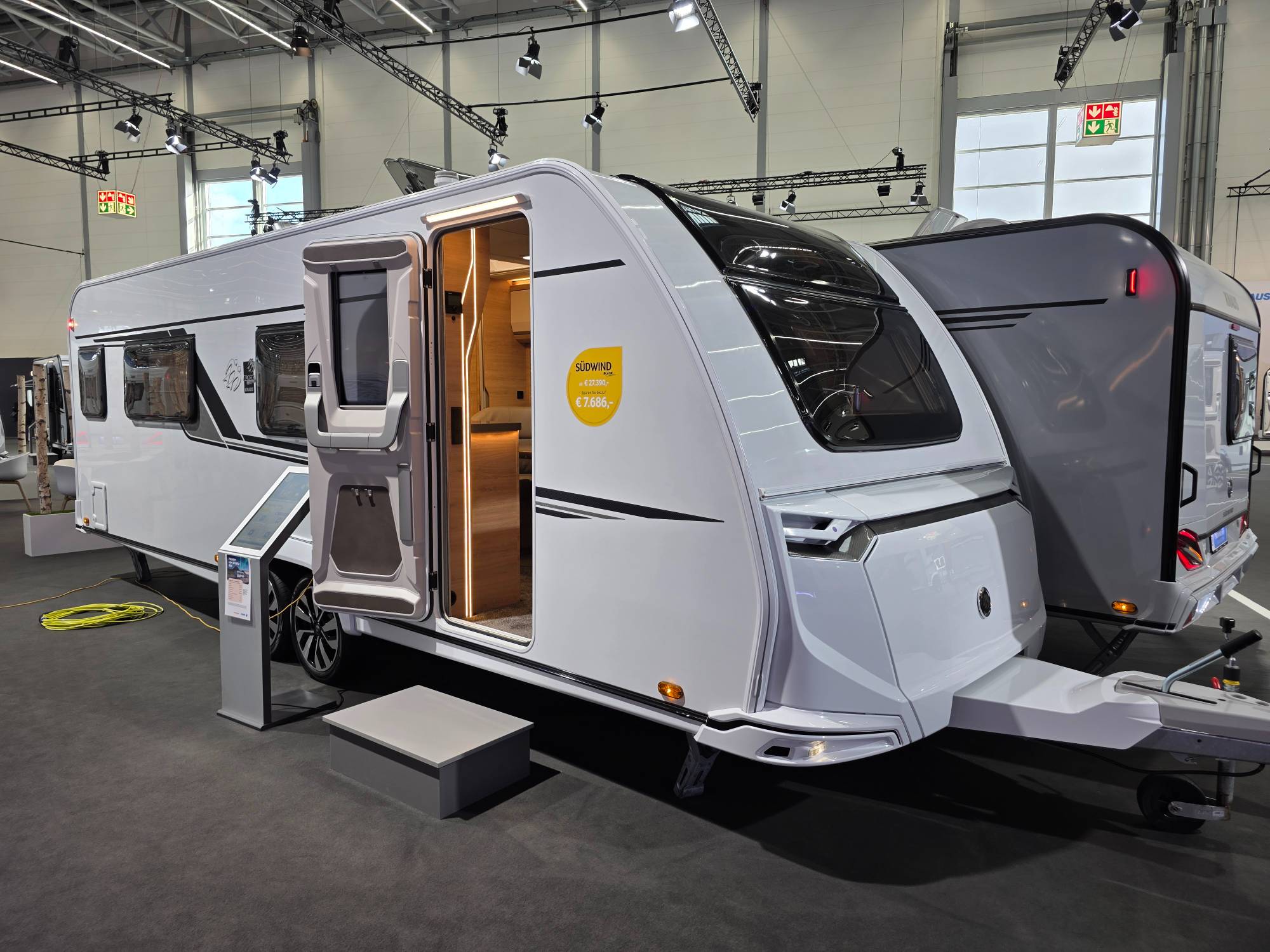 KNAUS SÜDWIND 650 PXB BLACK SELECTION