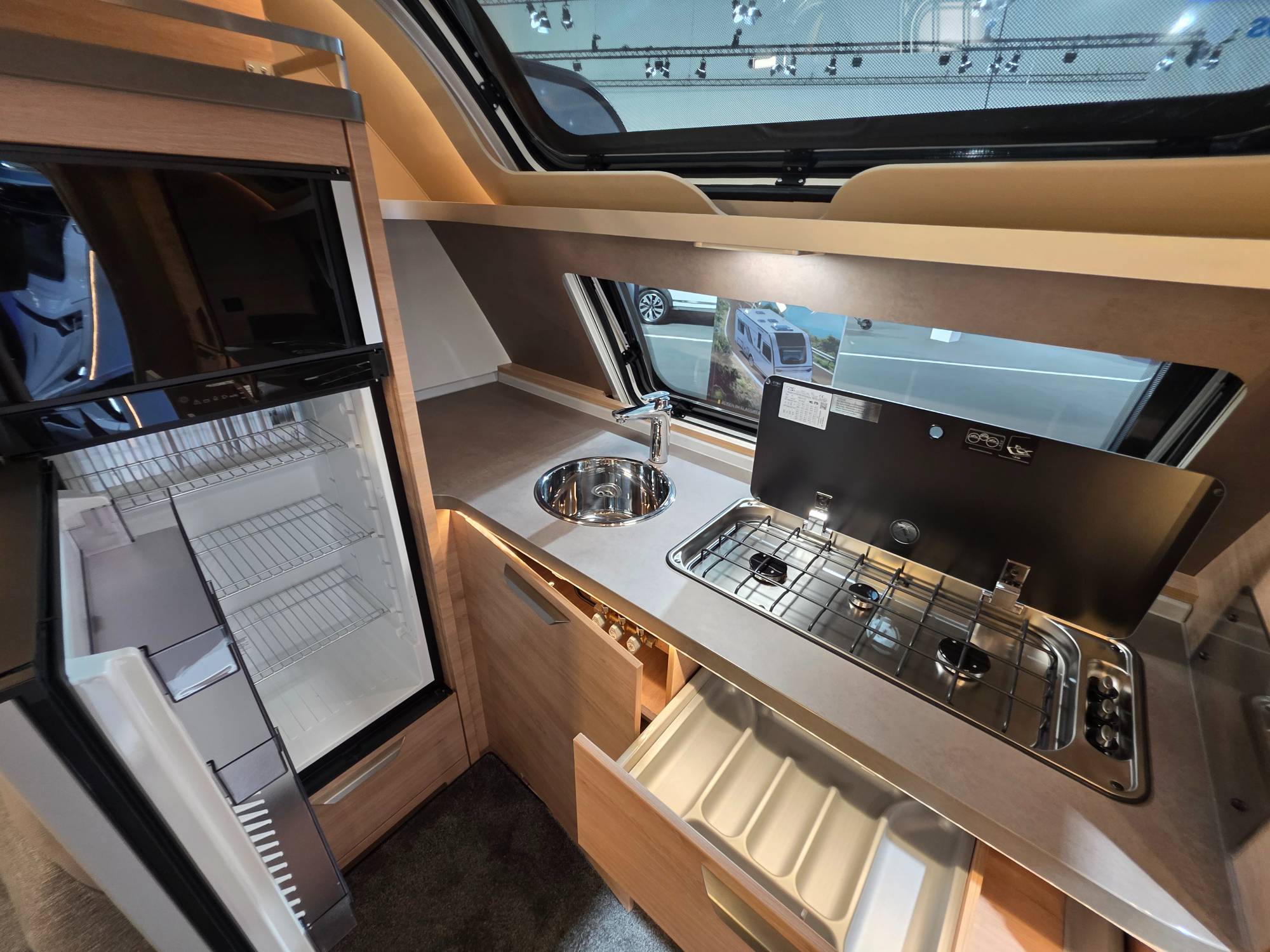 KNAUS SÜDWIND 650 PXB BLACK SELECTION