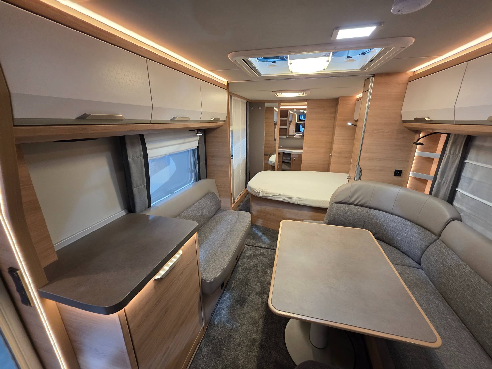 KNAUS SÜDWIND 650 PXB BLACK SELECTION
